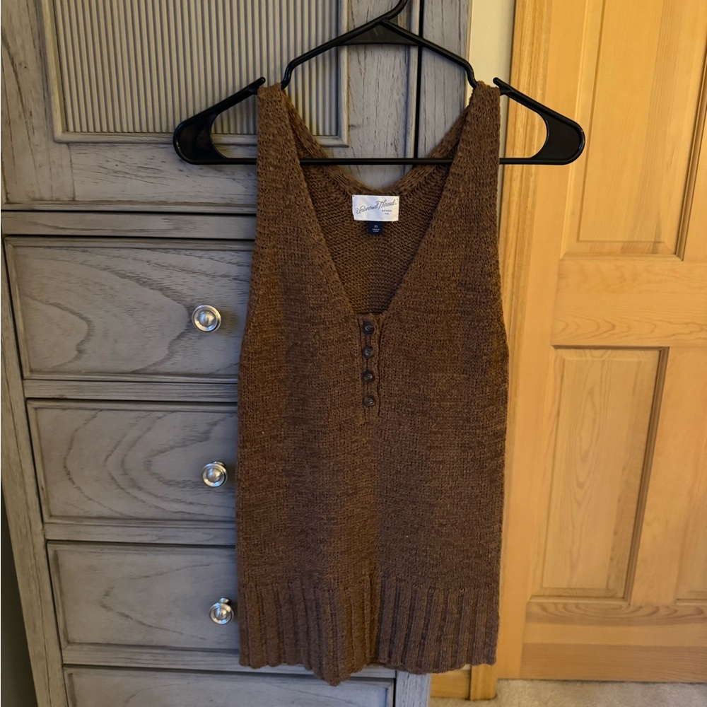 Universal Thread Tank Sweater
